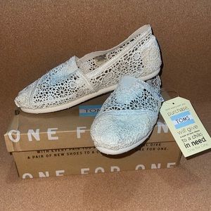 TOMS WOMENS NATURAL CROCHET CLASSIC ESPADRILLES *Brand New* Sz9